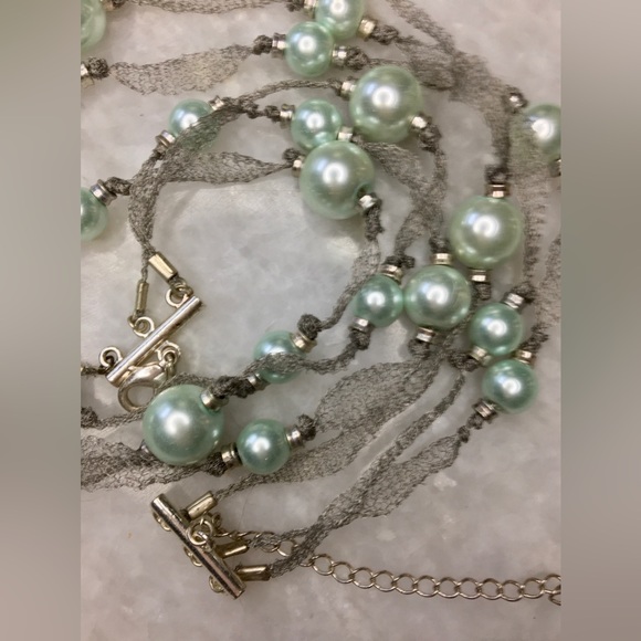 Light blue pearl 3 strand mesh knot handmade necklace 💐 - Picture 7 of 10